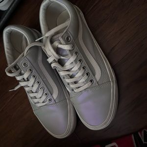 Holographic vans
